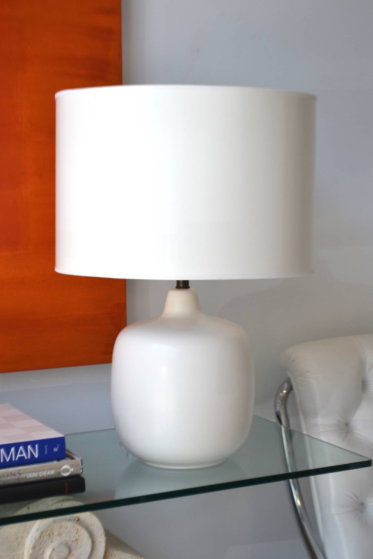 Mid-Century Modern White Glazed Ceramic Table Lamp 2