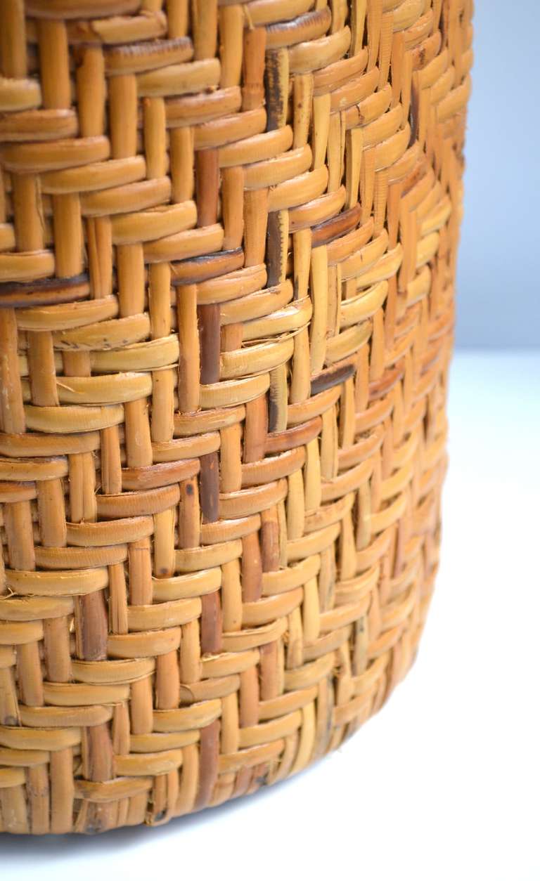 Woven Reed Cylinder Form Table Lamp 2