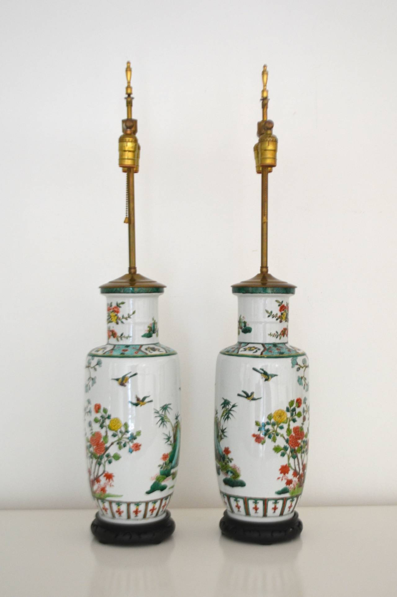 Pair of Porcelain Chinoiserie Table Lamps In Excellent Condition In West Palm Beach, FL