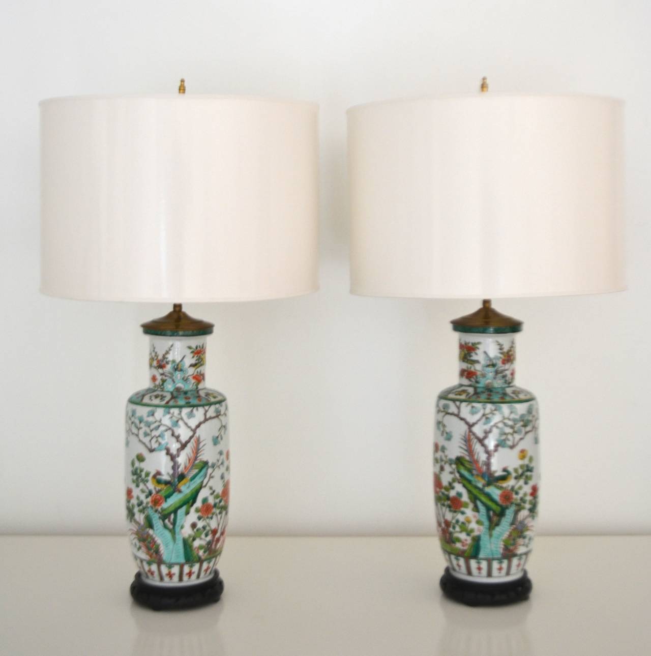 Pair of Porcelain Chinoiserie Table Lamps 3
