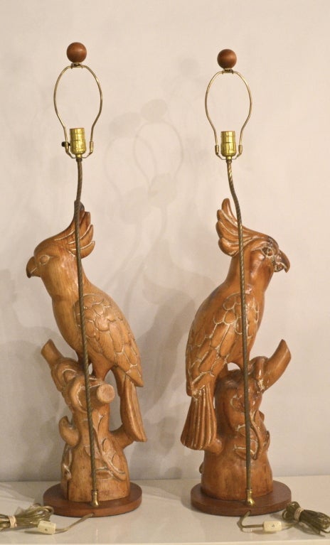 Hollywood Regency Pair of 1950s Hand Carved Wooden Parrots Mounted as Table Lamps