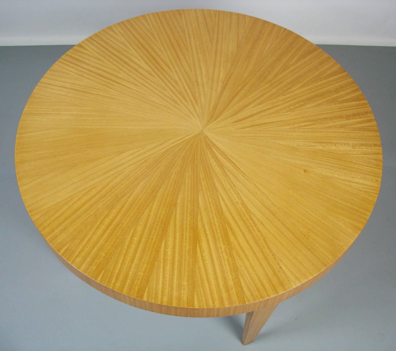 Mahogany A circular 1950's coffee table For Sale