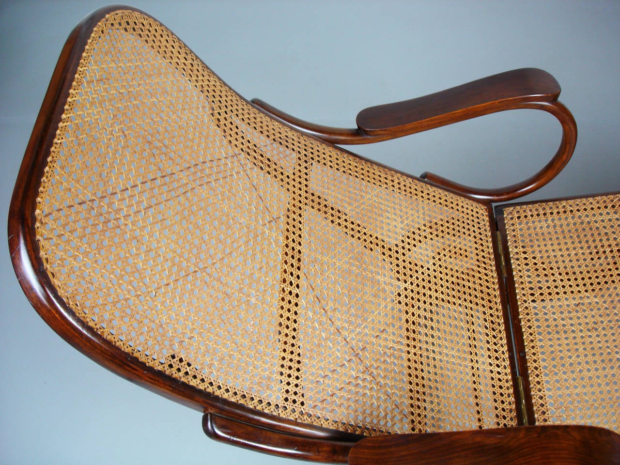 Bent Wood Chaise Longue Attributed to Thonet 1