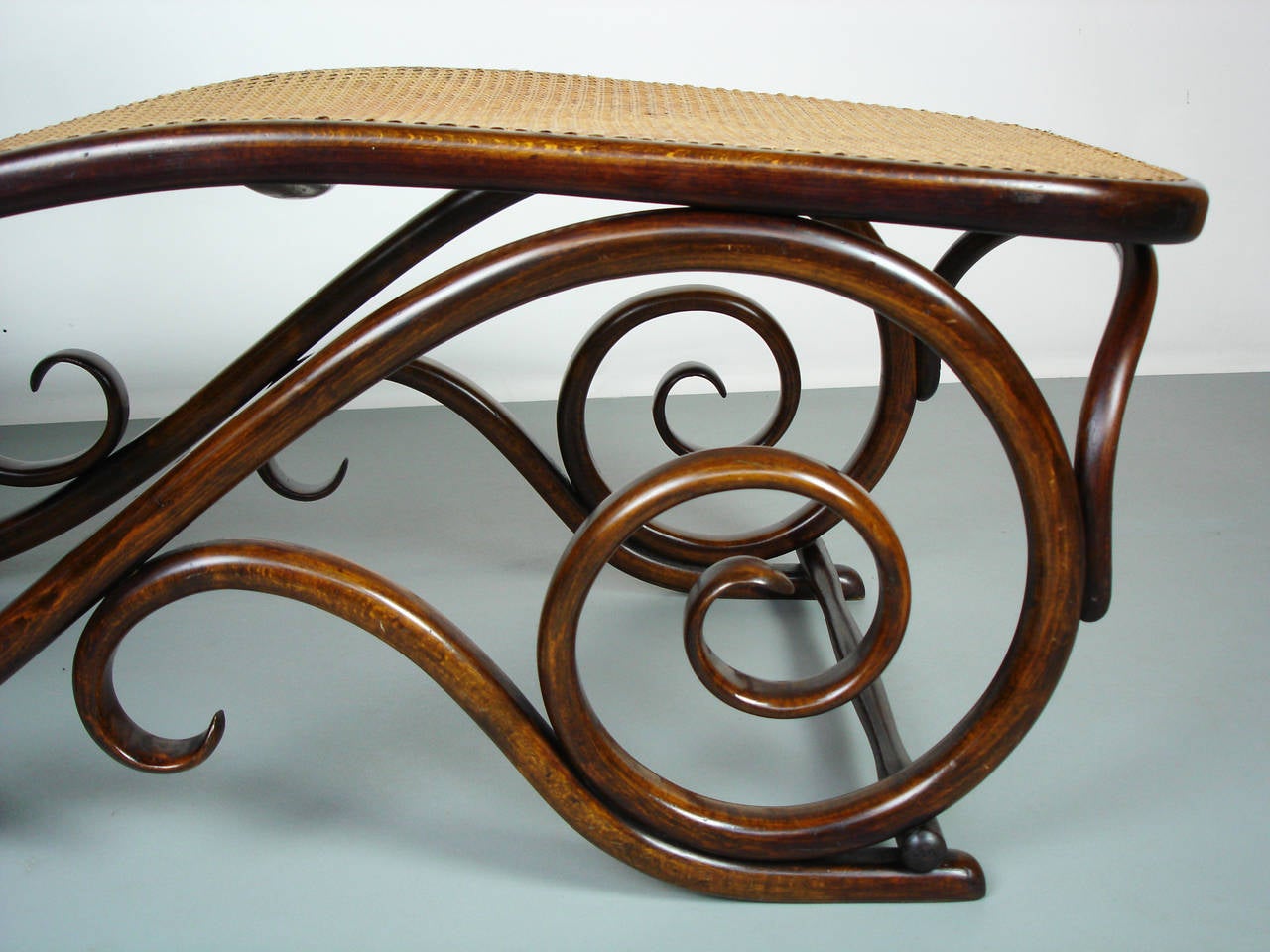 Caning Bent Wood Chaise Longue Attributed to Thonet