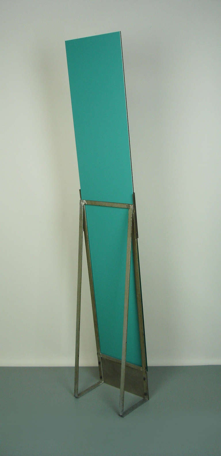 A modernist cheval mirror by Jacques Adnet In Good Condition In Janvry, Essonne