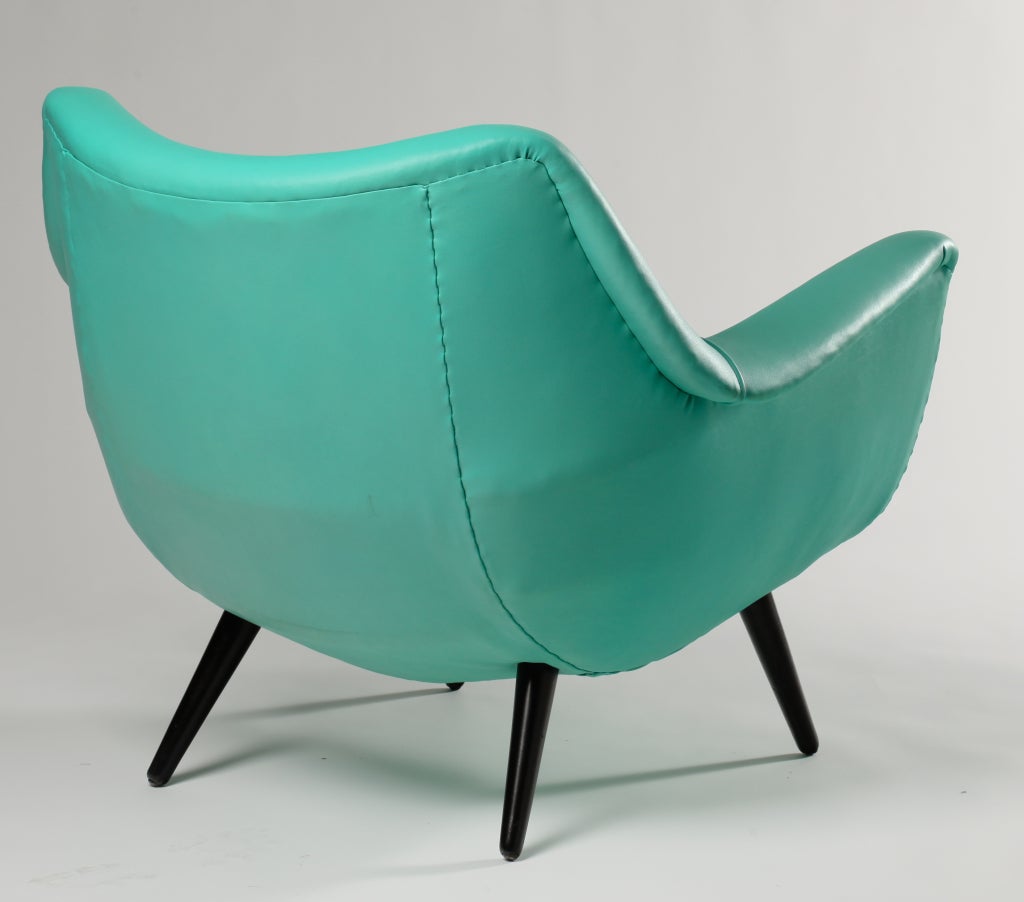 Mid-20th Century Pair of Sculptural Club Chairs in the style of Gio Ponti