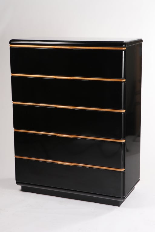 Vintage black lacquered 5-drawer dresser with contrasting maple pulls and trim. Manufactured by Lane. Matching credenza/low dresser and night stands also available.
LAST DAY ON 1STDIBS! SALE ENDS TODAY, SATURDAY, AUGUST 31, 2013. STARTING IN