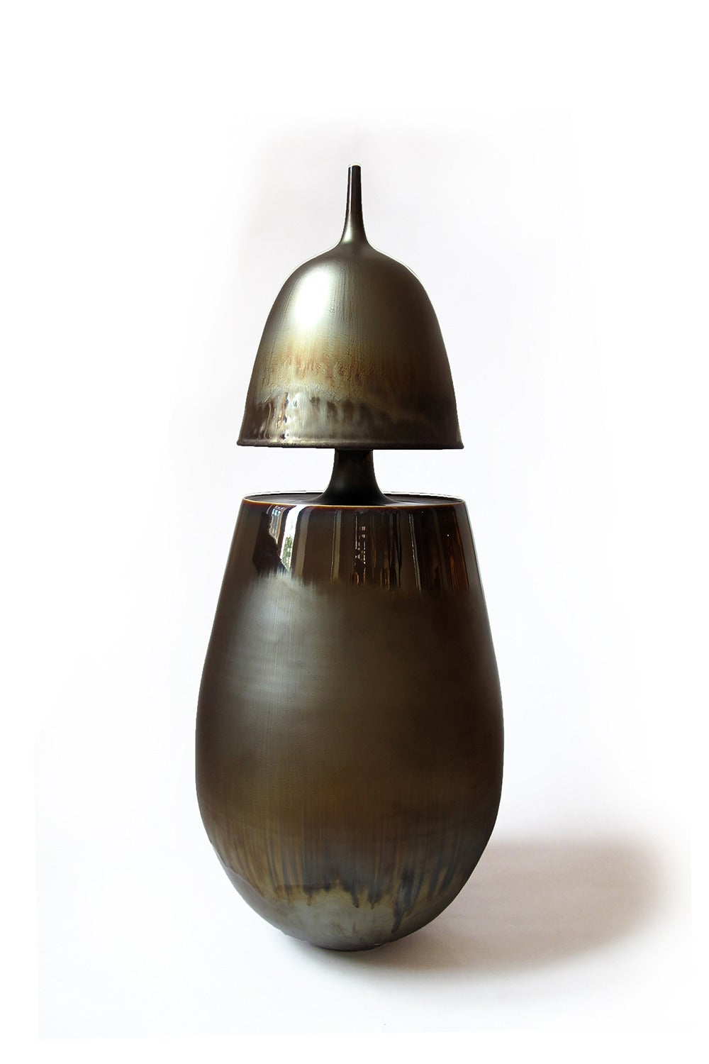 "Floating Vase with Gold Glaze" Porcelain Vase by Hideaki Miyamura