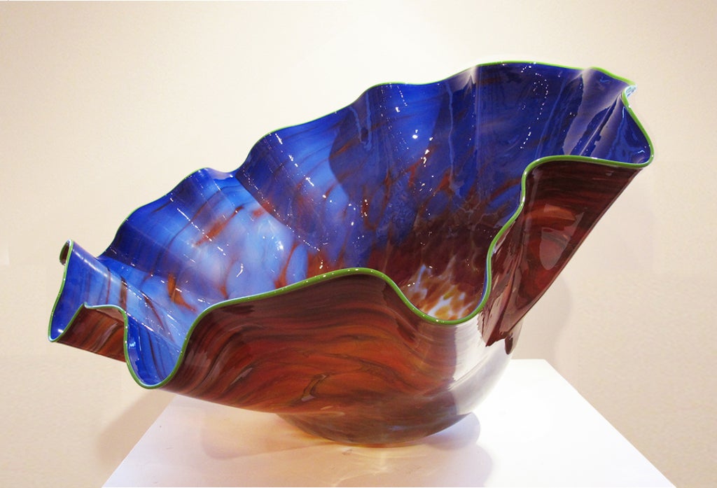 Sculptural glass piece by Dale Chihuly. 