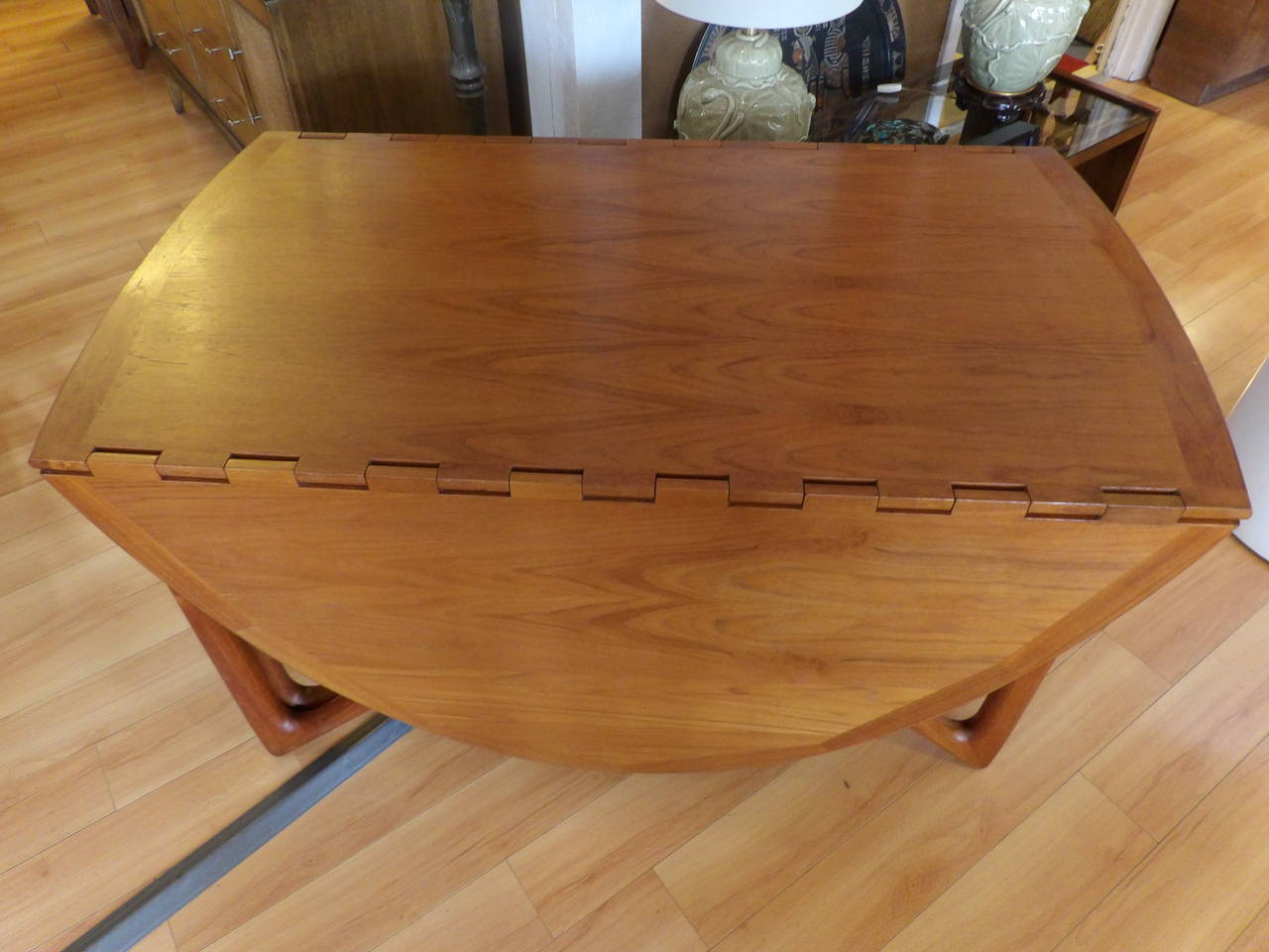 Niels Kofoed/Kurt Ostervig Teak Drop-Leaf Dining Table In Good Condition For Sale In Fulton, CA