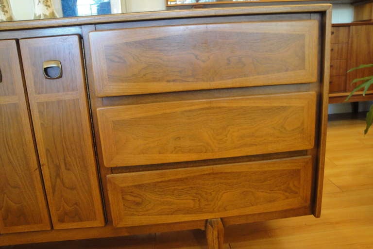 Mid-Century Modern American of Martinsville Dresser