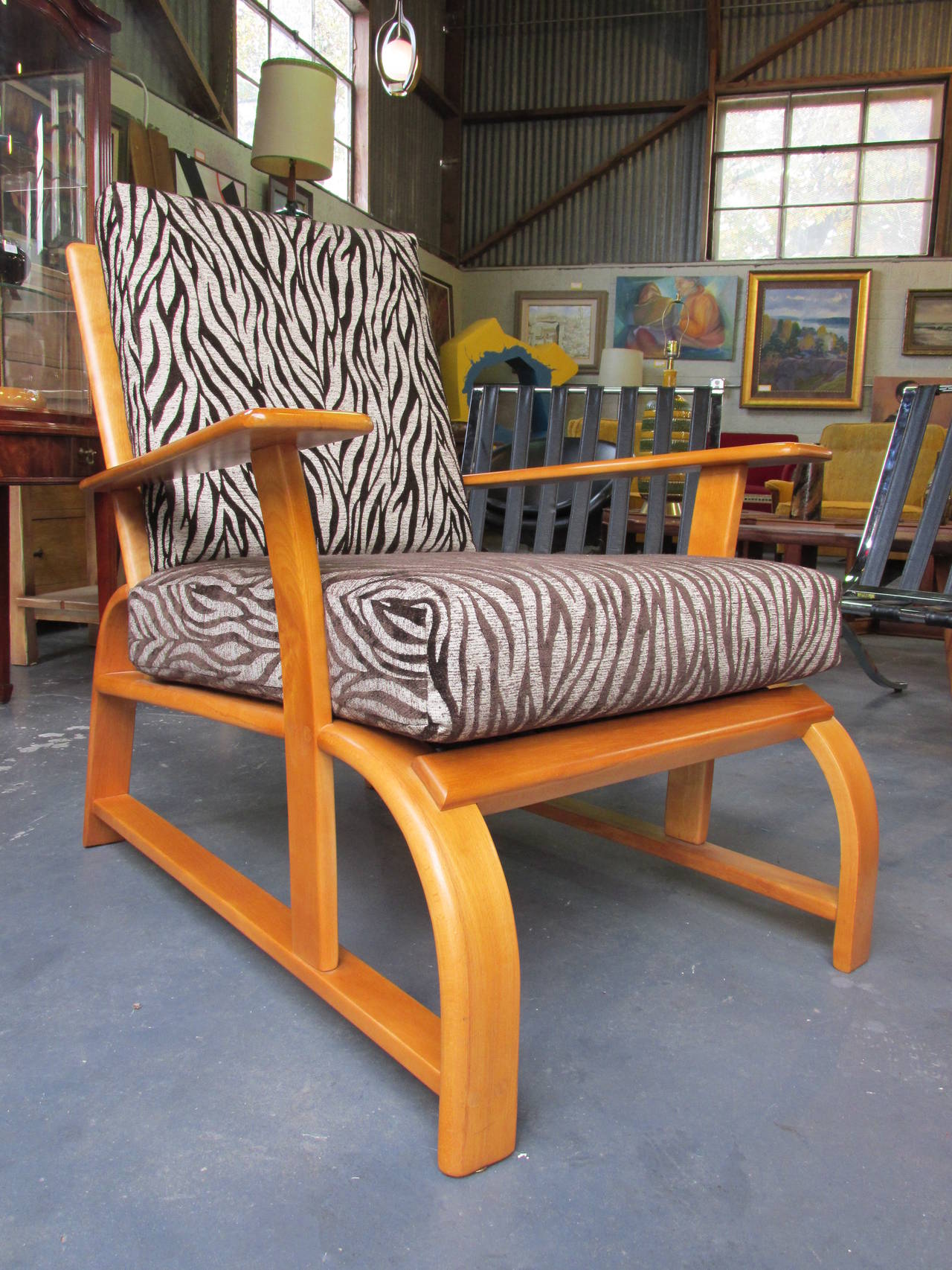 Streamline Modern Lounge Chair in the Manner of Gilbert Rohde In Excellent Condition In Fulton, CA
