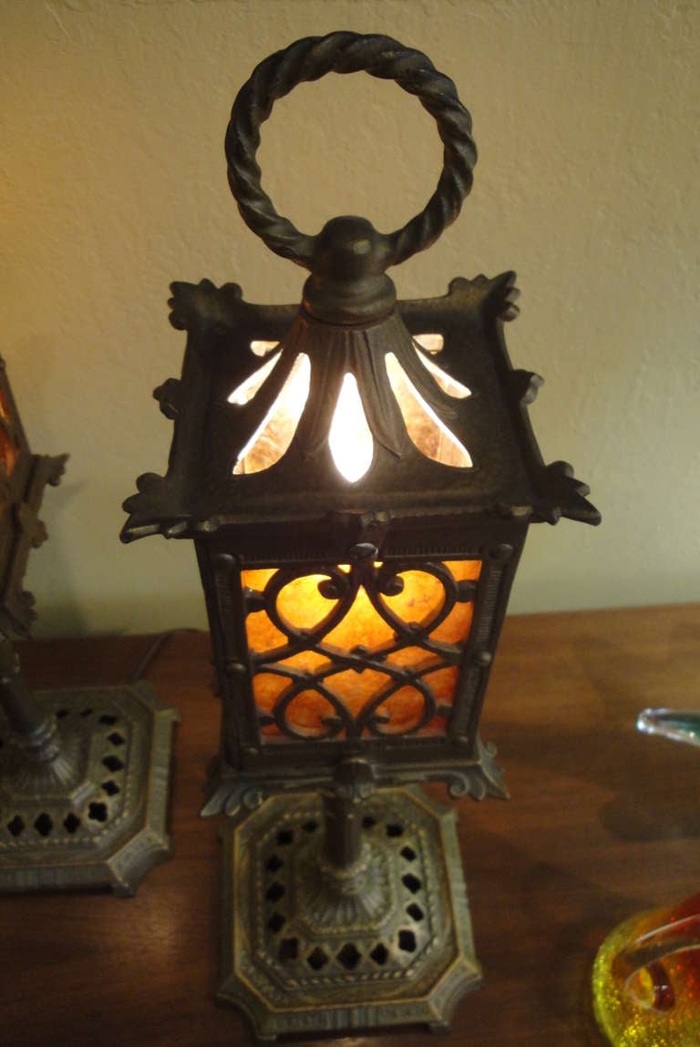 Fer Lampes de table en mica de style néo-espagnol du début du 20e siècle