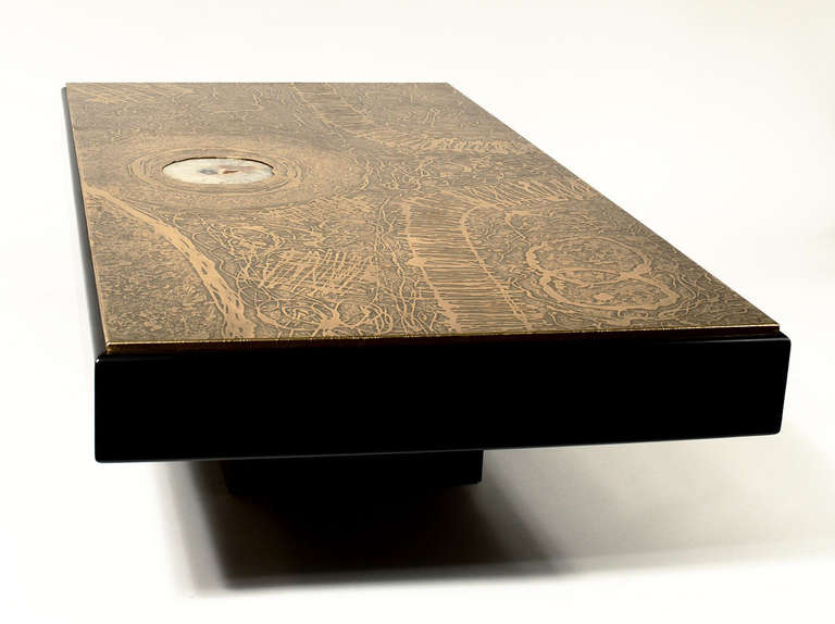 Coffee Table in Etched Brass and Inlaid Agate by Romain In Excellent Condition In Bois-Colombes, FR