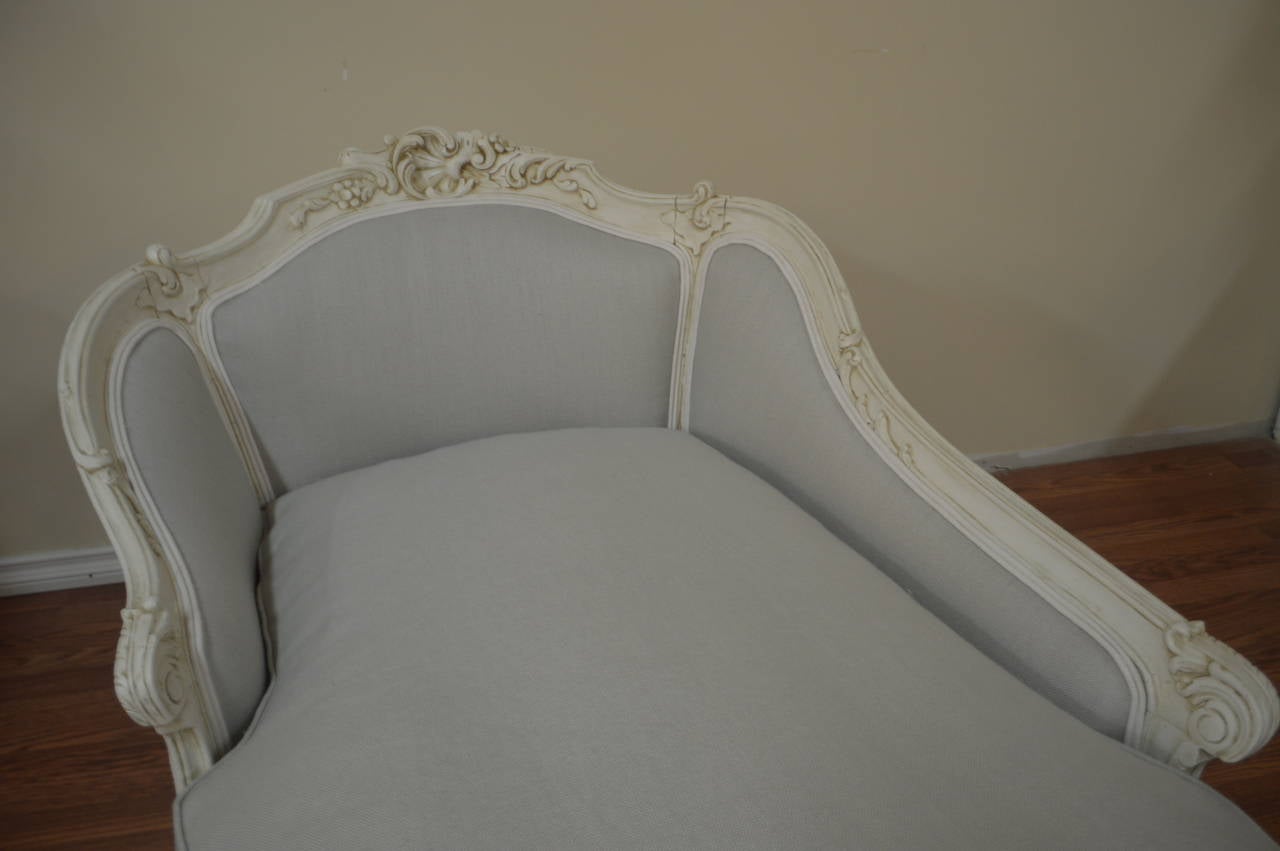 French Louis XV Style Painted Chaise Longue