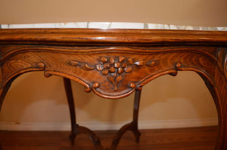 Louis XV Style Walnut Console Table In Excellent Condition In Oakville, ON