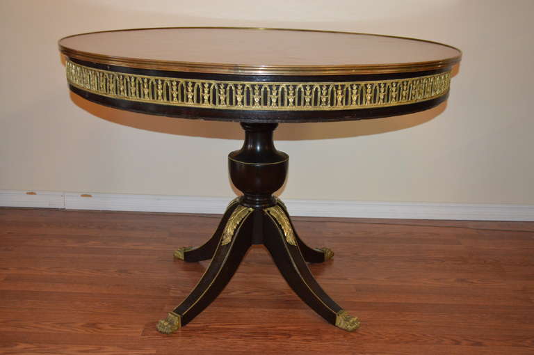 Neoclassic Style Round Center Pedestal Table In Excellent Condition In Oakville, ON