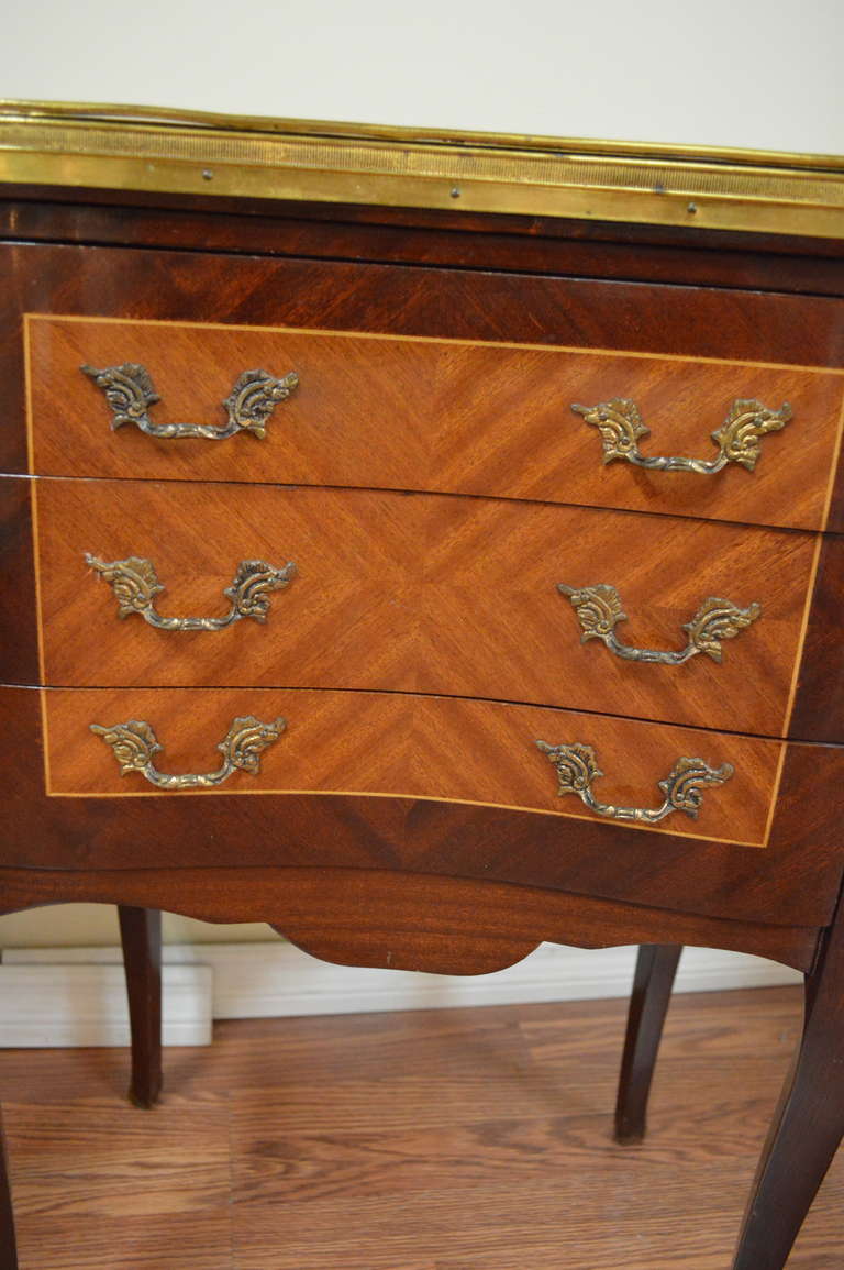 Mid-20th Century Pair of Transition Period Style Inlay Kidney Shape Side Tables