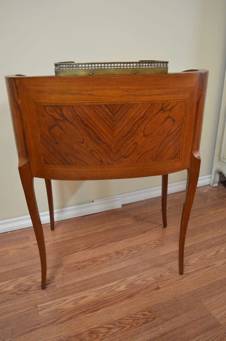 Louis Xv Style Inlay Wood Butler's Desk. In Excellent Condition For Sale In Oakville, ON