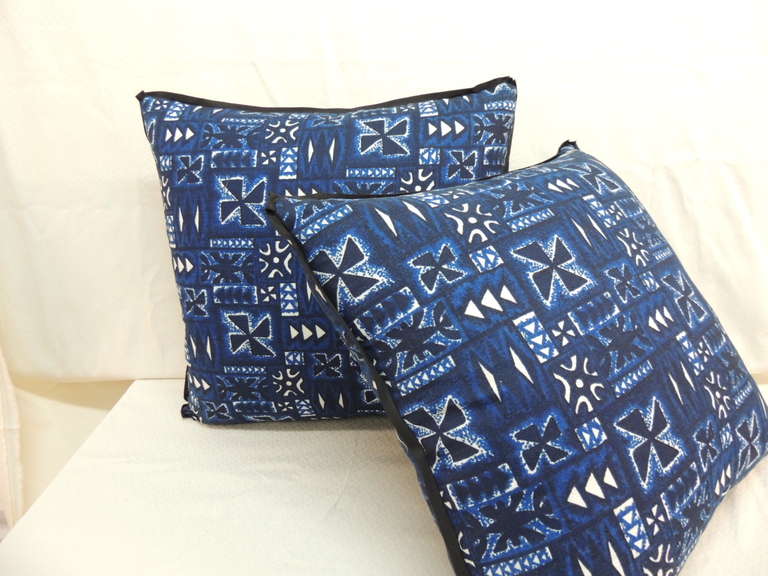 Pair of Vintage African Batik Pillows. In Excellent Condition In Oakland Park, FL