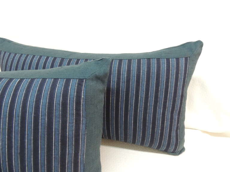 Pair of Vintage Indigo Japanese Stripe Lumbar Pillows. In Excellent Condition For Sale In Oakland Park, FL