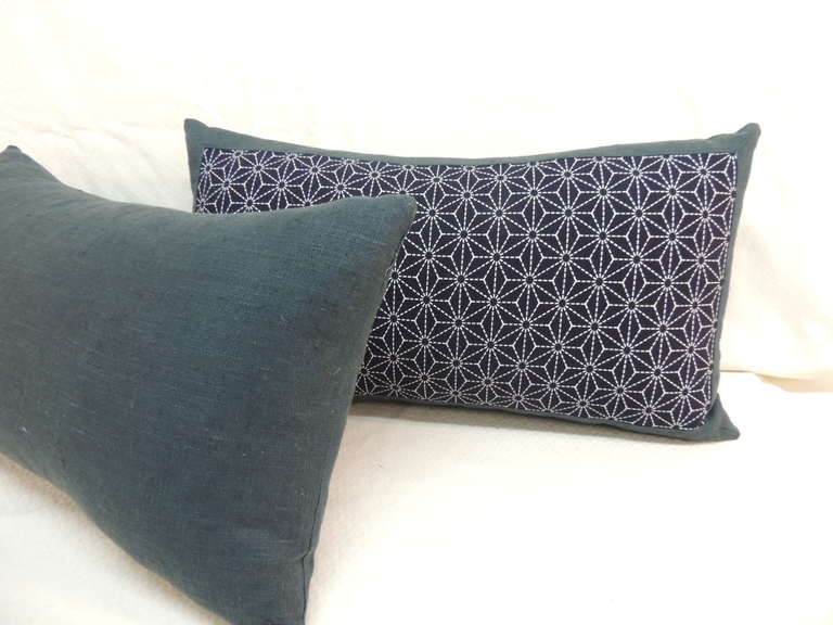 Pair of Vintage Indigo Japanese Lumbar Pillows In Excellent Condition In Oakland Park, FL