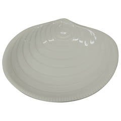 Clam Shell Design Serving Dish