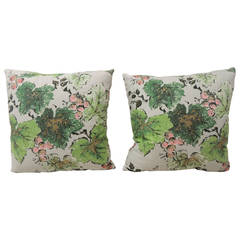 Pair of Green Barkcloth Pillows Depicting Grapes and Vines 8