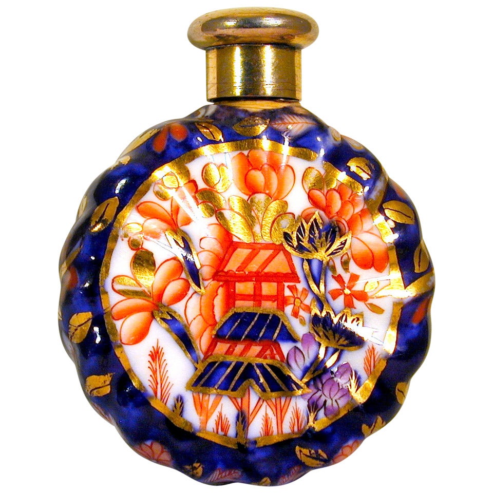 Bouteille à parfum antique à motif « Imari » en vente