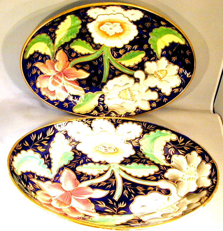 Antique Newhall Porcelain Dish In Excellent Condition For Sale In Baltimore, MD