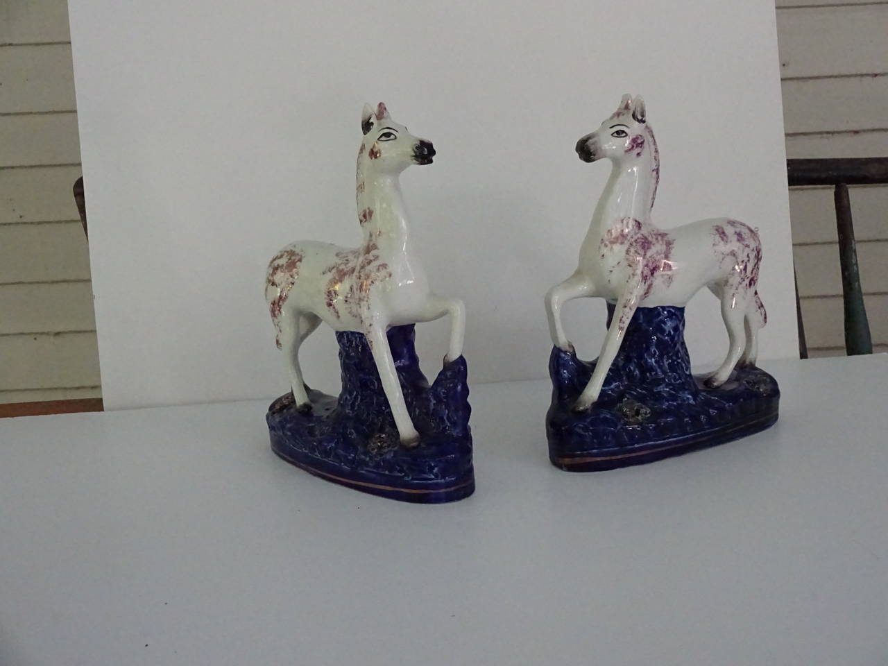Pair of Staffordshire prancing horses In Excellent Condition In Hudson, NY