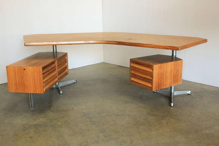 Rare Tecno "Forme Libre" Desk in Walnut by Osvaldo Borsani