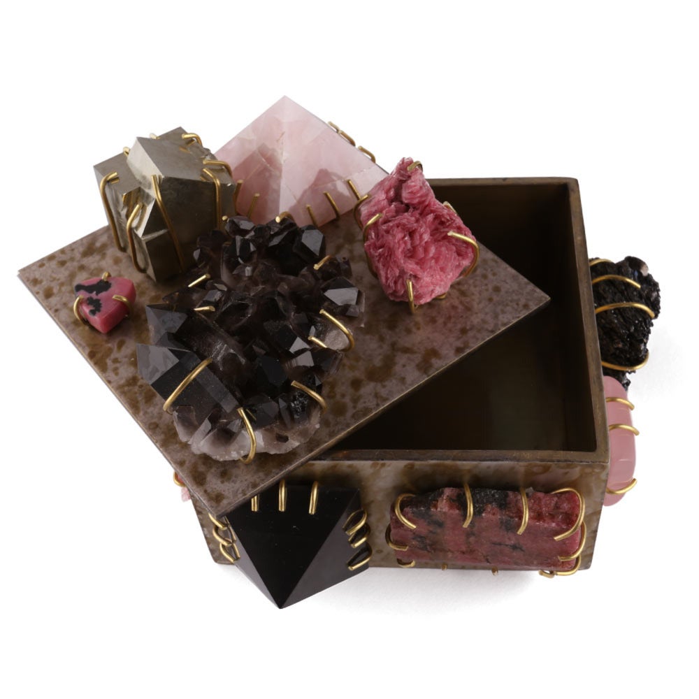 Handcrafted by artisans in Los Angeles each one of a kind Superluxe bauble box features stones and minerals hand picked by Kelly from around the world. 

Dazzlingly rich and utterly distinct, these signature vessels bring a raw sense of refinement