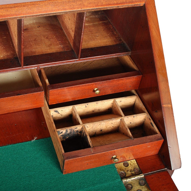 Georgian small Mahogany Bureau In Excellent Condition For Sale In Newcastle upon Tyne, GB