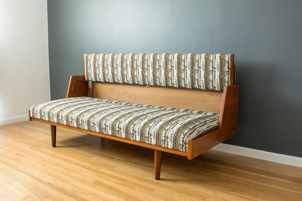 Mid-20th Century Danish Modern Day Bed by Hans Wegner for GETAMA