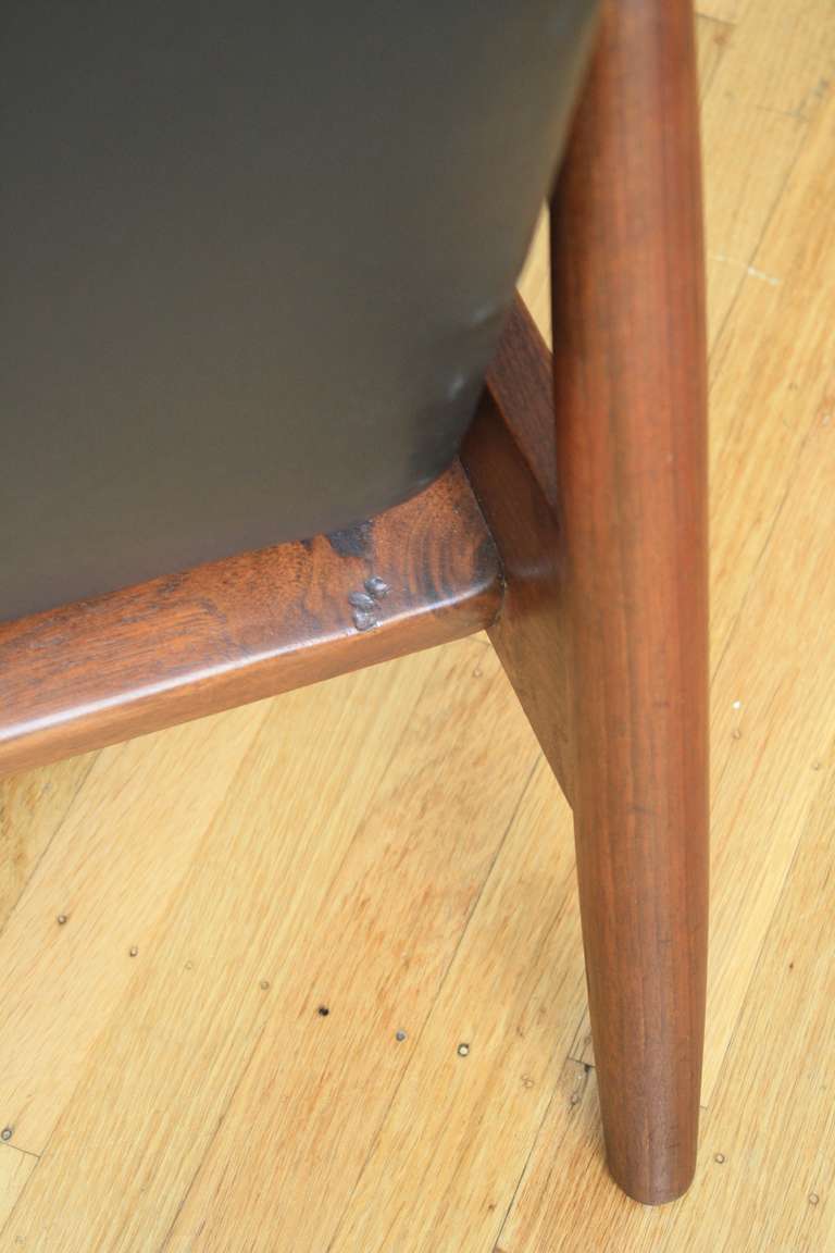 Mid-Century Modern Recliner by Milo Baughman 4