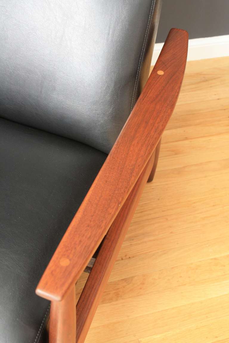 Mid-Century Modern Recliner by Milo Baughman 1
