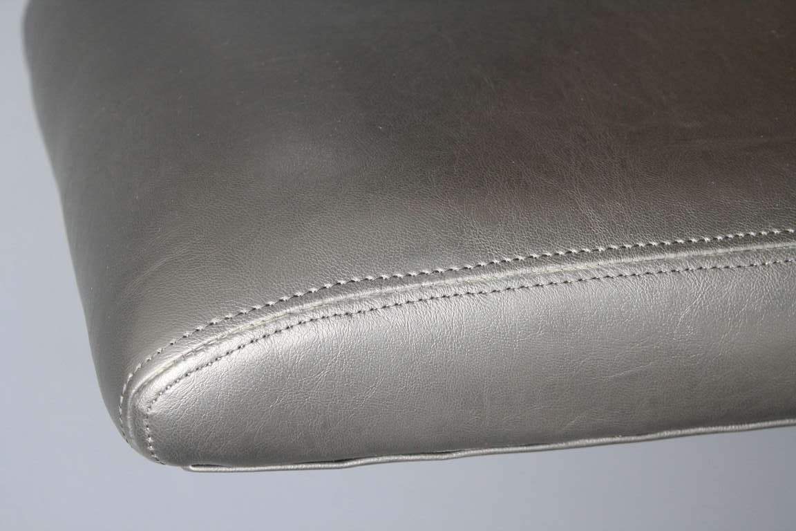 Mid-Century Modern Recliner by Milo Baughman 2