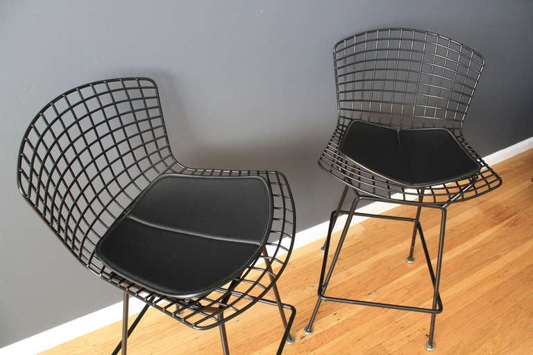 Pair of Vintage Knoll Bar Stools by Harry Bertoia In Excellent Condition In San Francisco, CA