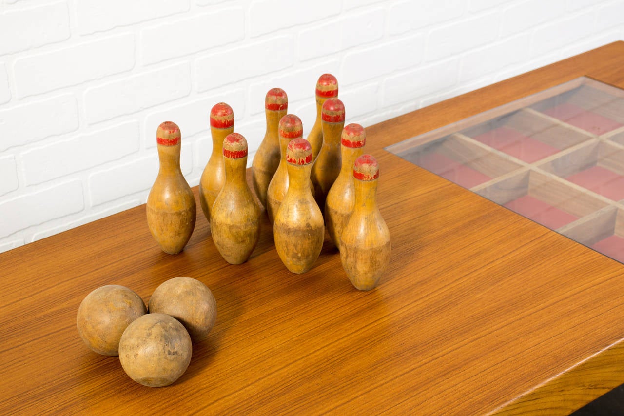 American Vintage Wood Bowling Set