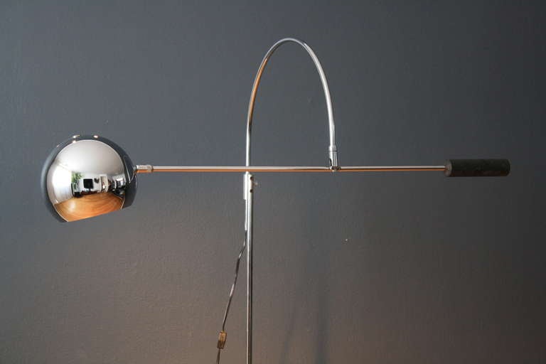 American Vintage Mid-Century Floor Lamp by Robert Sonneman