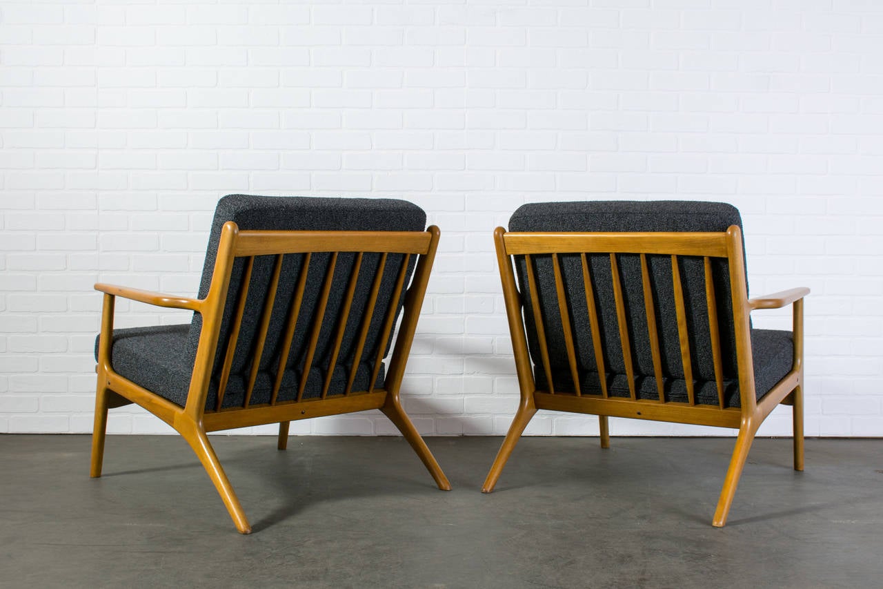 Pair of Scandinavian Modern Lounge Chairs 1