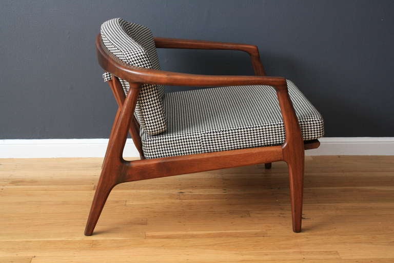 Walnut Mid-Century Modern Milo Baughman Chair