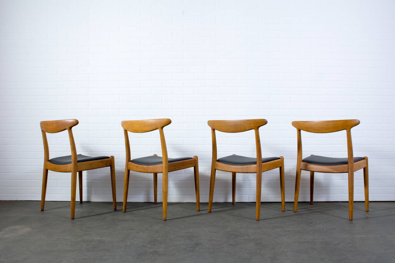 Mid-20th Century Set of Four Danish Modern W2 Dining Chairs by Hans Wegner