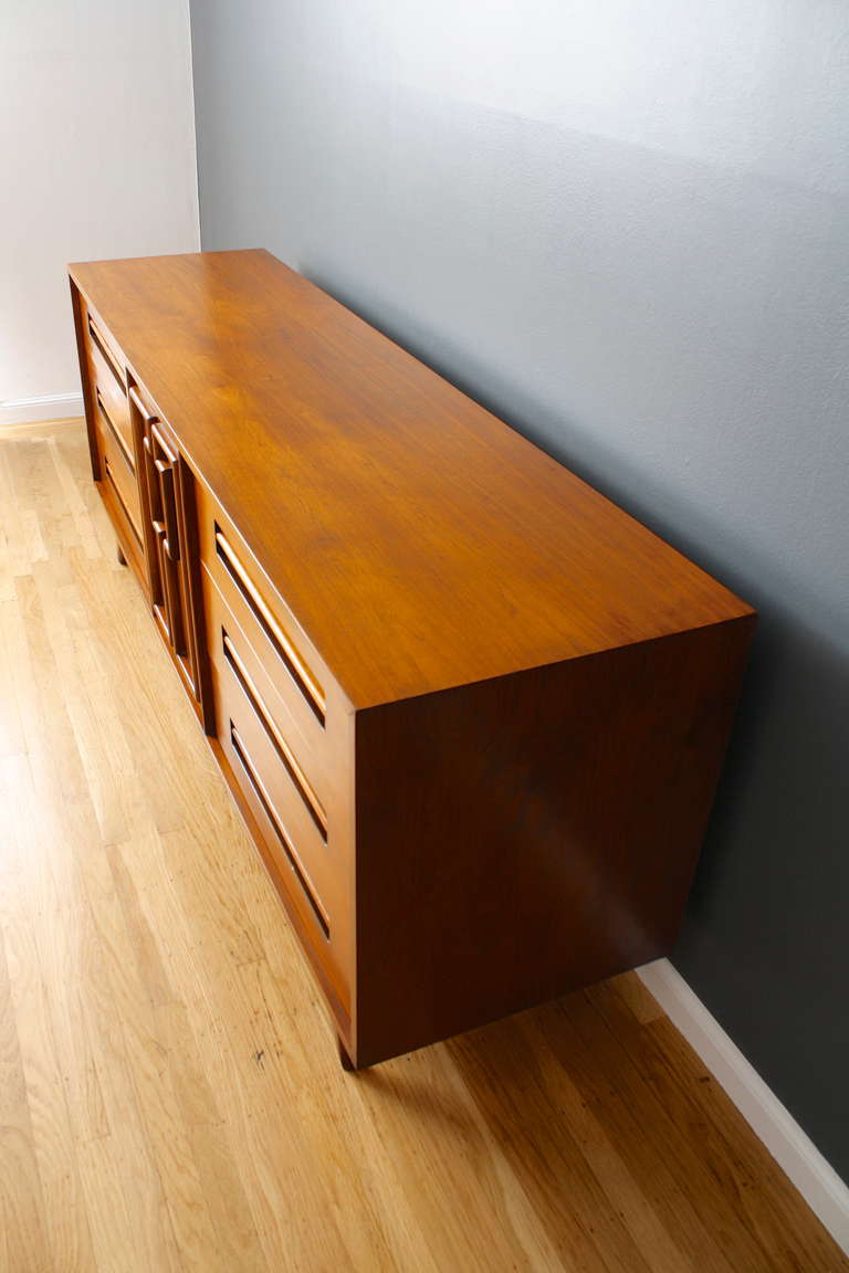 20th Century Mid-Century Modern Low Dresser