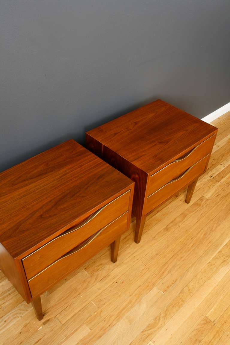 Pair of Vintage Mid-Century American of Martinsville Night Stands In Good Condition In San Francisco, CA