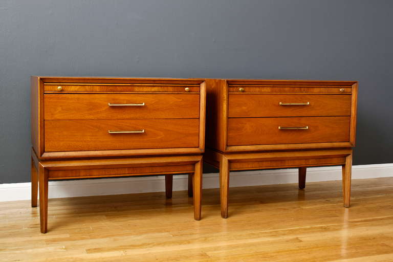 American Pair of Vintage Mid-Century Night Stands by Drexel