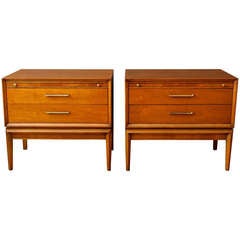 Pair of Vintage Mid-Century Night Stands by Drexel