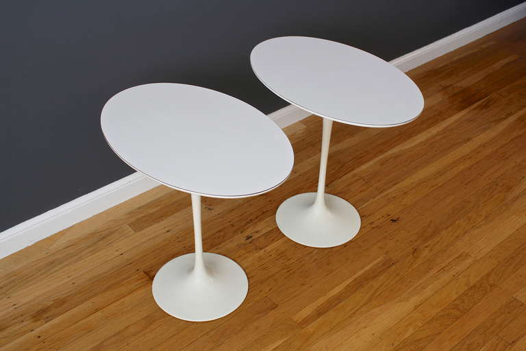 Pair of Vintage Eero Saarinen Oval Tulip Side Tables for Knoll In Good Condition In San Francisco, CA