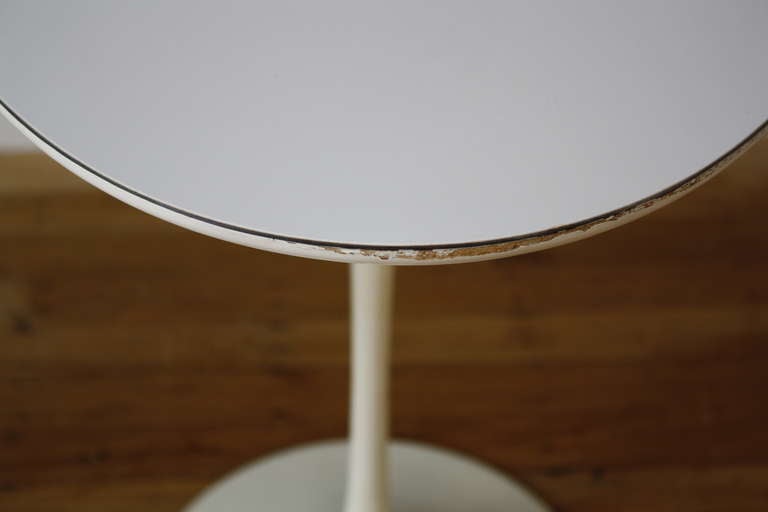 Metal Pair of Vintage Eero Saarinen Oval Tulip Side Tables for Knoll
